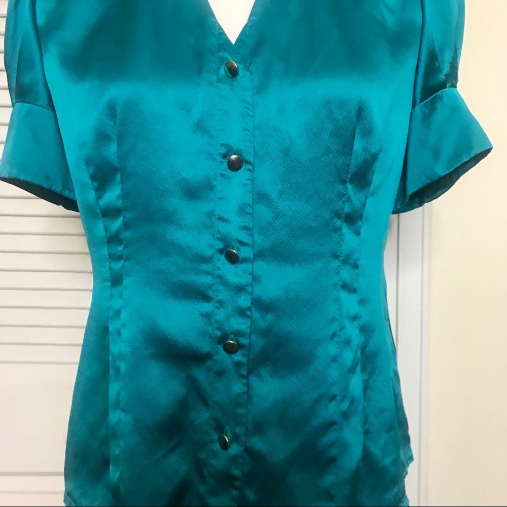 Petite Banana Republic 100% silk teal green blouse - Picture 3 of 5